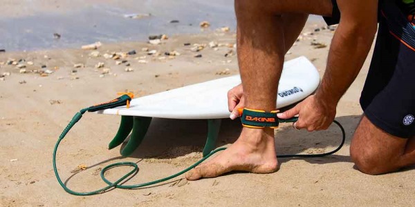 How to put a leash on your surfboard