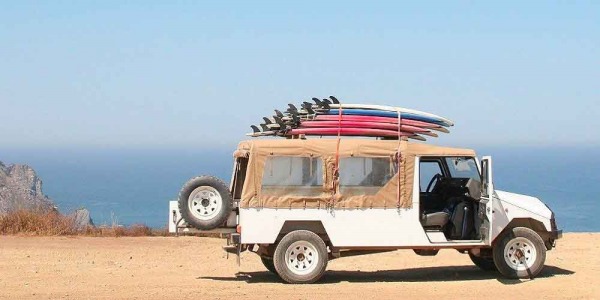 Tres formas de transportar tus tablas de surf en el coche