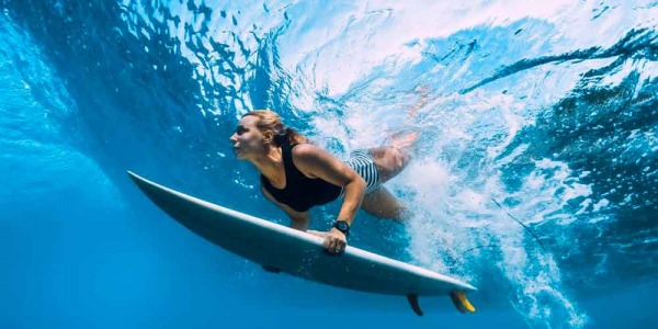 Apprendre à surfer: comment faire le canard