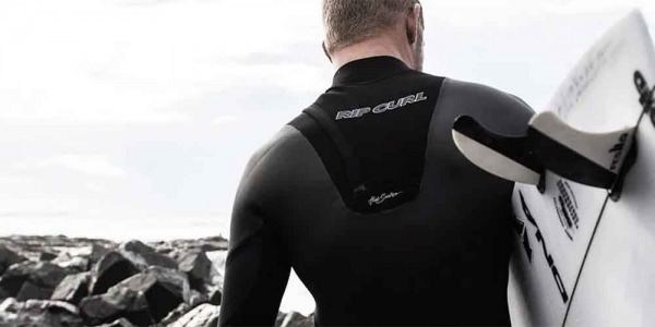 Come scegliere la tua muta di neoprene per il surf e bodyboard (i 5 criteri per farlo bene)